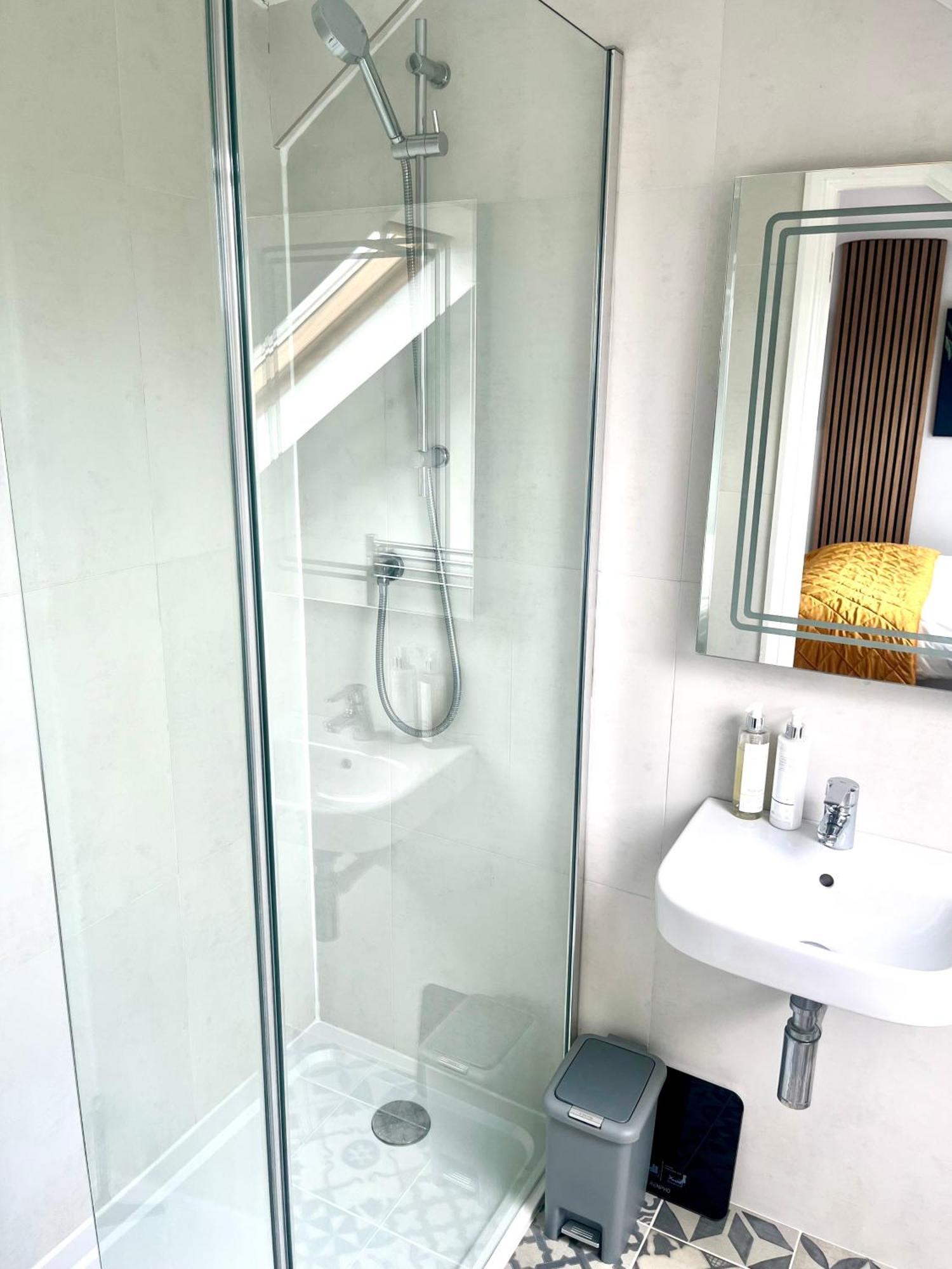 Spacious And Stylish Home Bath Dış mekan fotoğraf